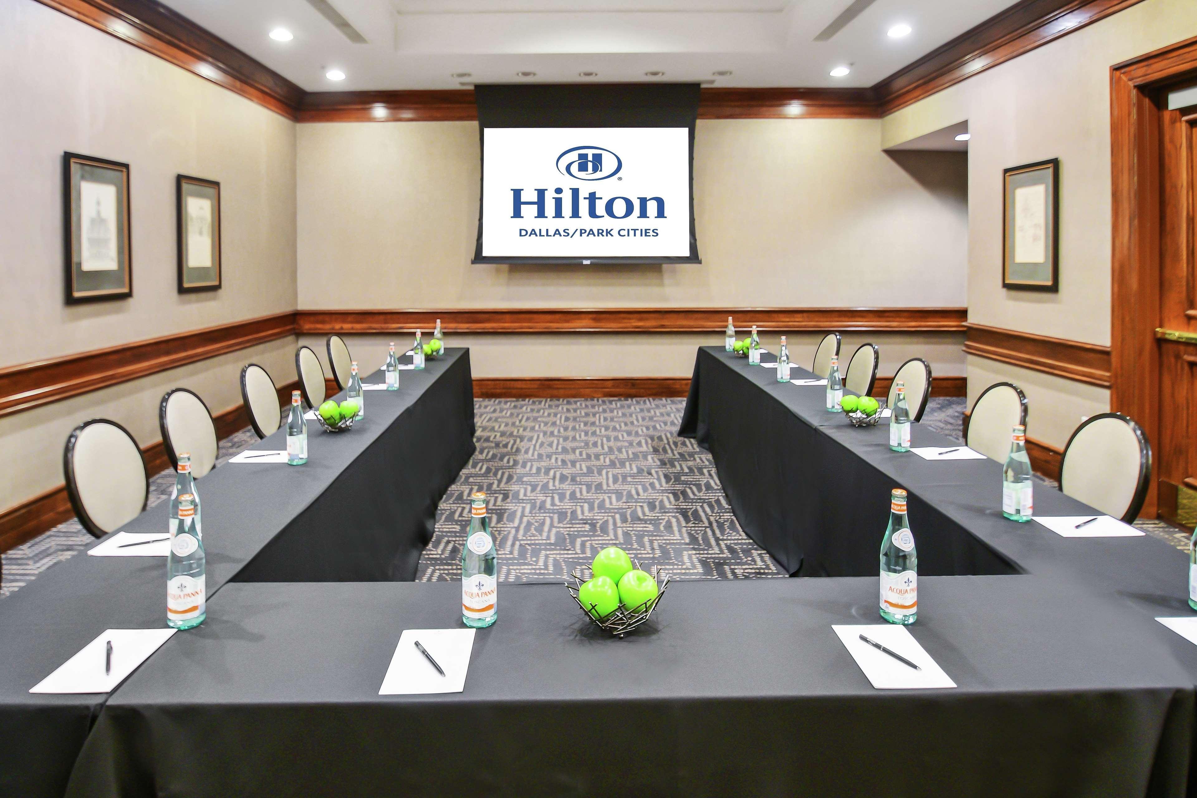 Hilton Dallas-Park Cities Екстериор снимка