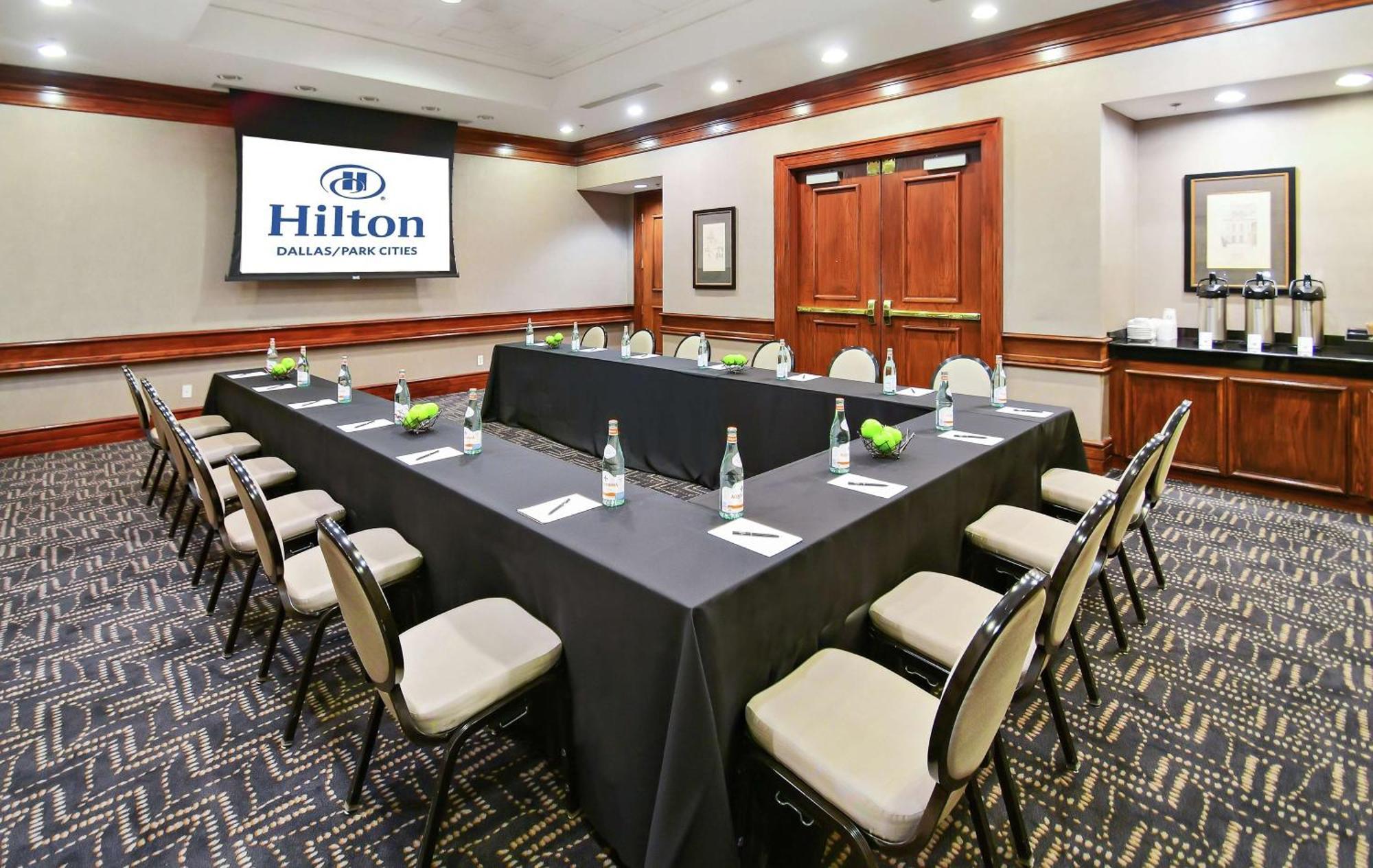 Hilton Dallas-Park Cities Екстериор снимка