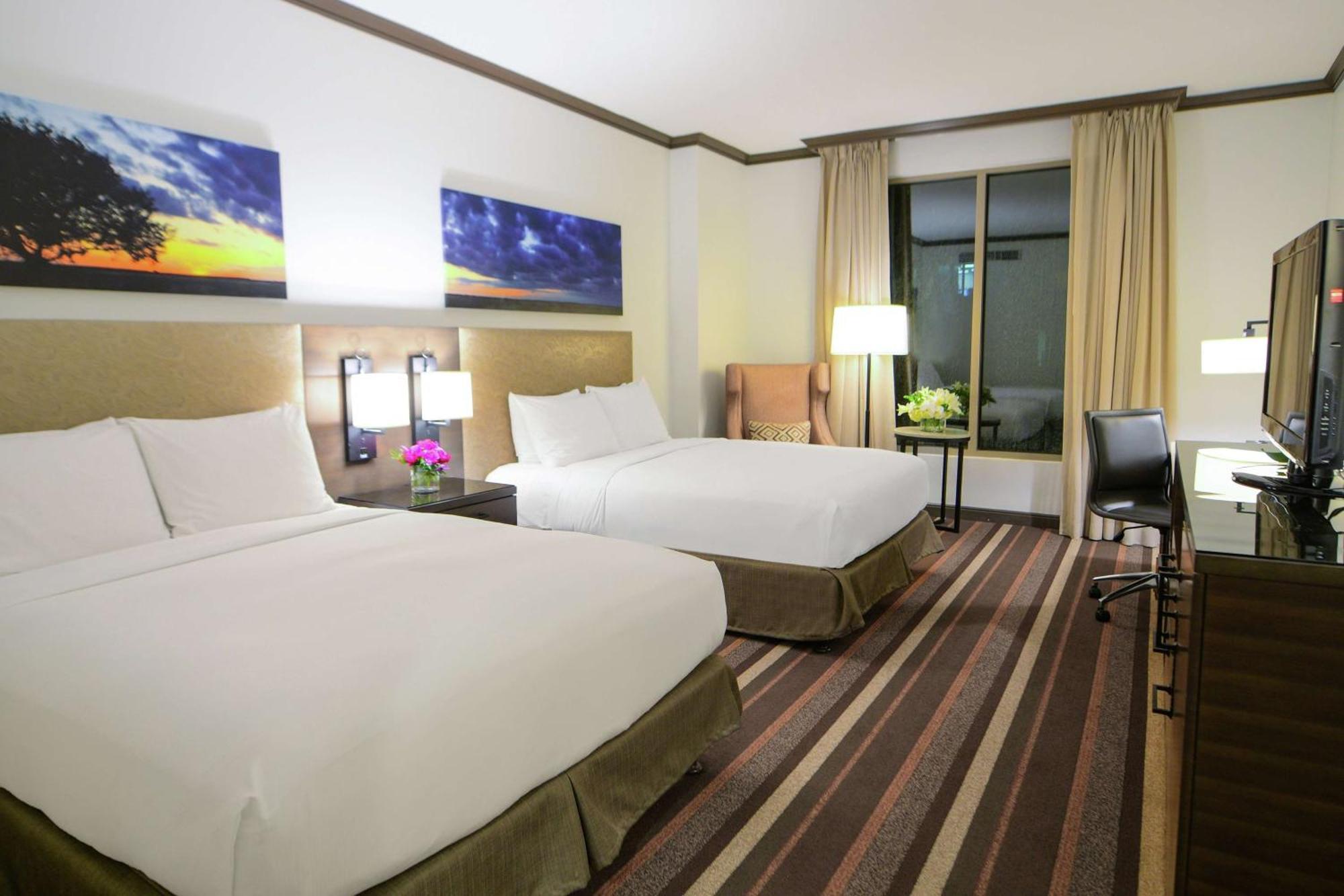 Hilton Dallas-Park Cities Екстериор снимка