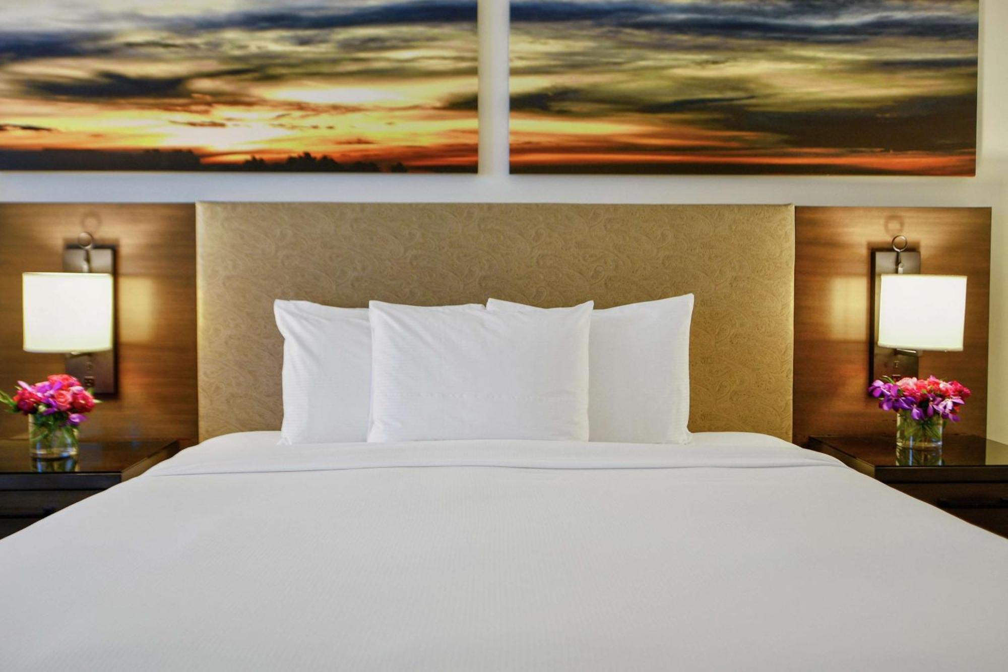 Hilton Dallas-Park Cities Екстериор снимка