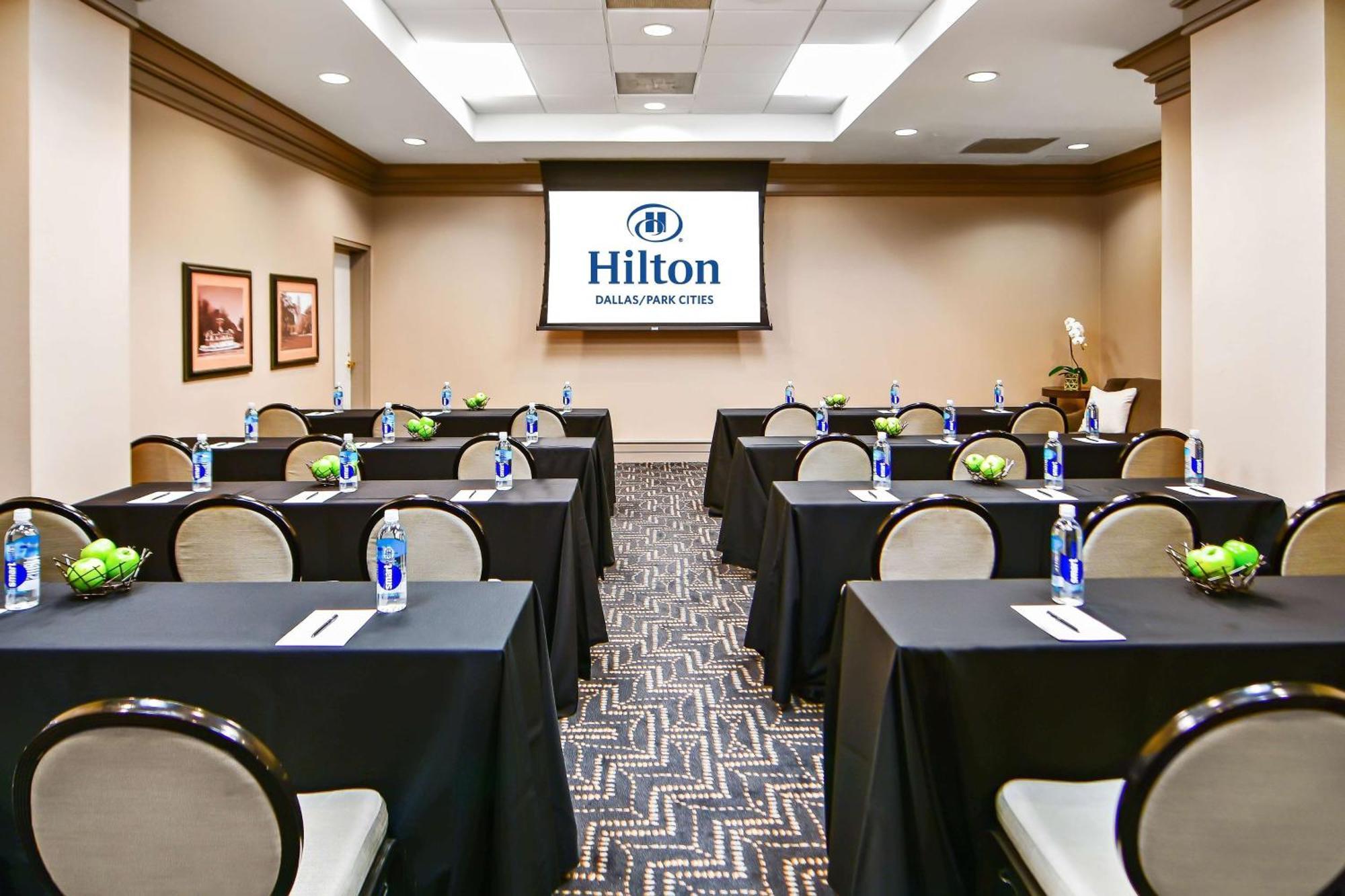Hilton Dallas-Park Cities Екстериор снимка