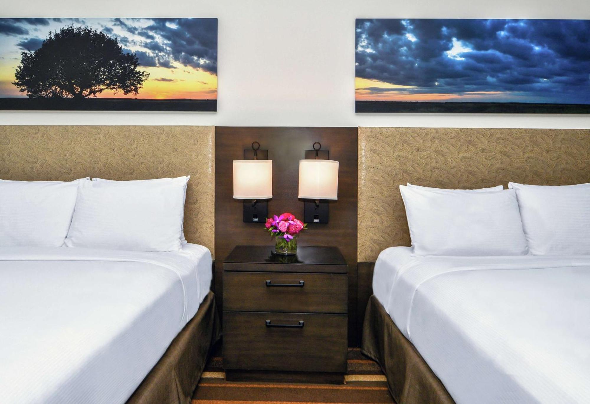 Hilton Dallas-Park Cities Екстериор снимка